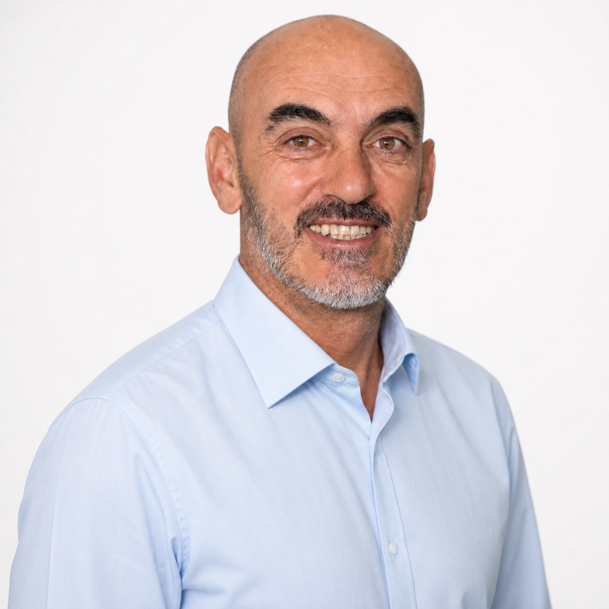 Portrait von Ardian Gjoshi, Geschäftsführer Bauunternehmung.